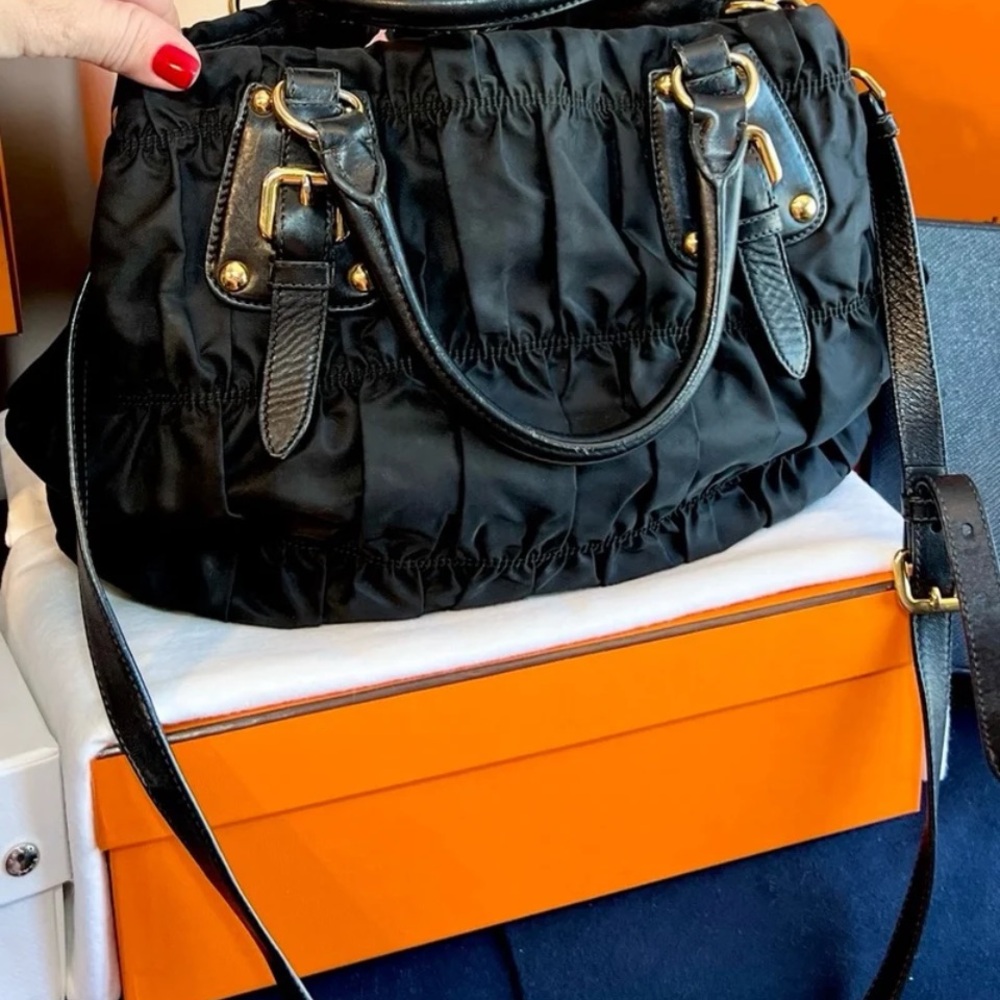 Prada-Authentic! Ruched Nappa Gaufre Nylon and Leather Bag! Offers always! - Picture 10 of 14